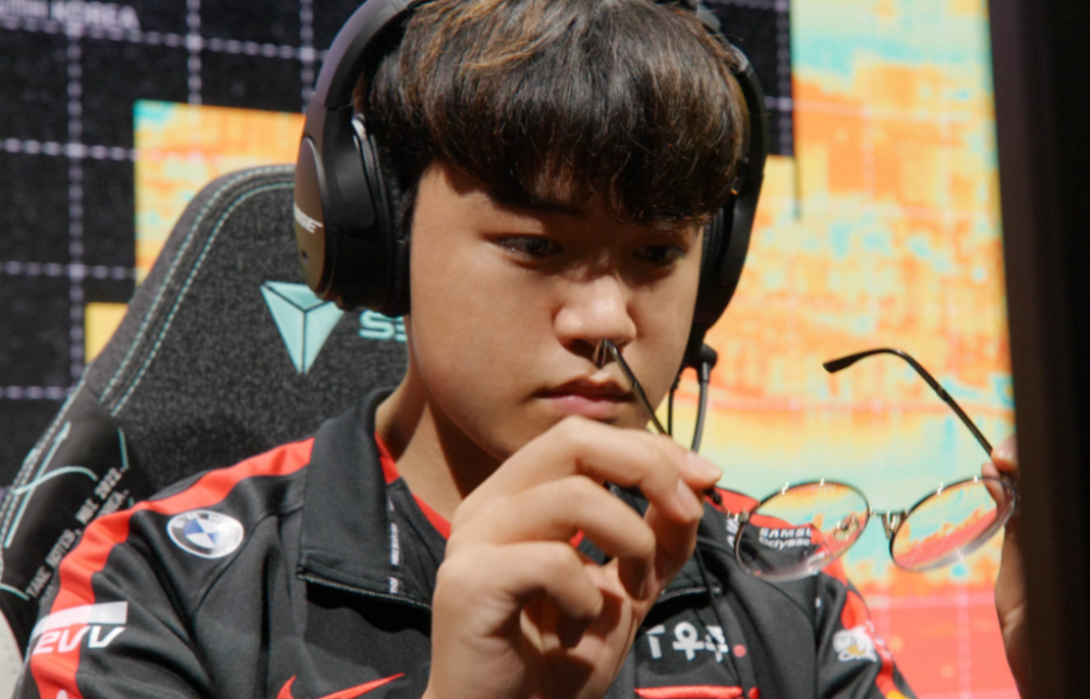 开云下载-LGD绝杀BRO，Gumayusi线上压制力十足激烈交锋八强赛，引爆全场热议的简单介绍