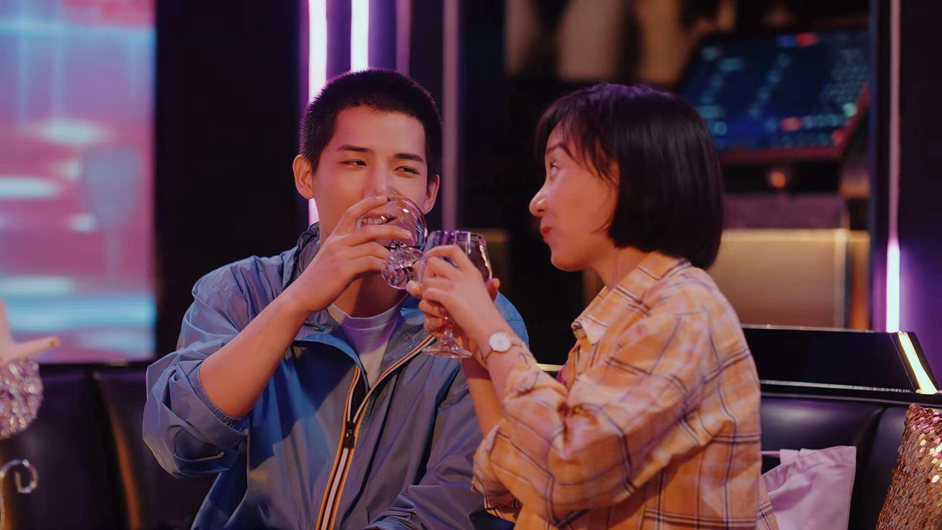 足球之夜双响炮，弗拉霍维奇数据统治全场，塞内加尔澳大利亚鏖战点燃激情