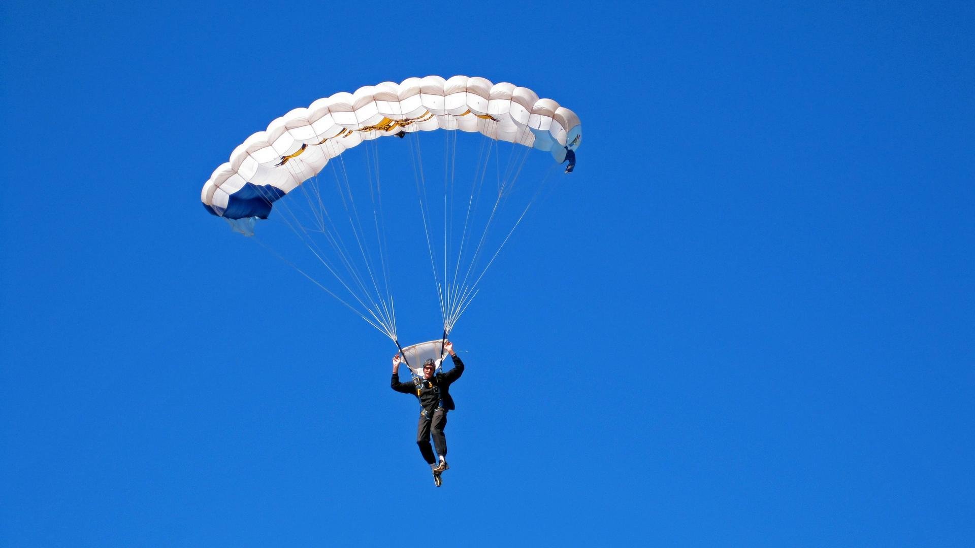 抢七夜,巨星布伦森如何用一颗篮球改写命运