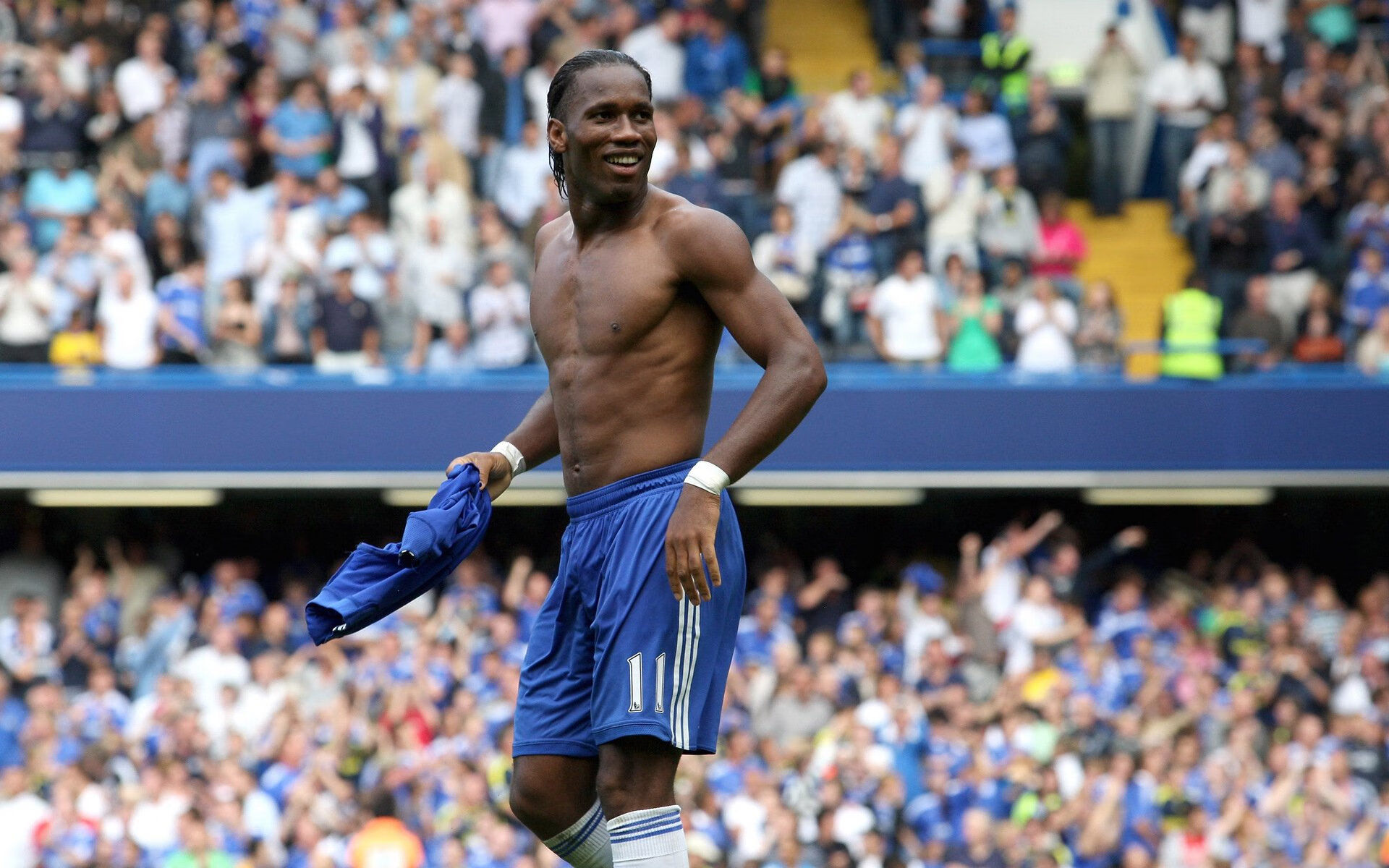 破晓时分,德里赫特觉醒轰鸣,皇马精密机器持续碾压勒沃库森